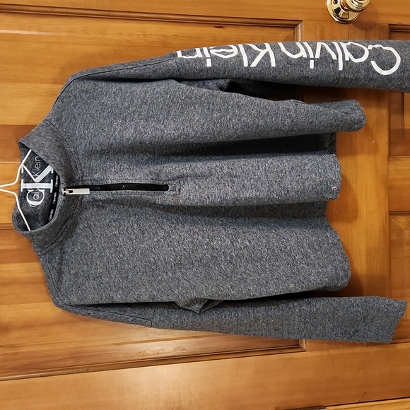 Calvin Klein Half Zip Crop Sweatshirt with drawstring waist, Logo on sleeve XL - Picture 3 of 9